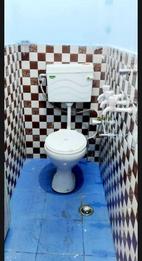 Oyo 81087 Hotel Relax Inn Hathras Luaran gambar